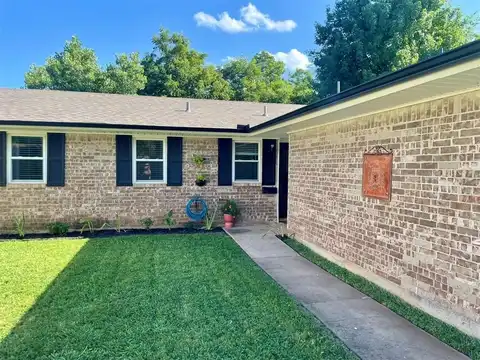 1622 Village Drive, Norman, OK 73071