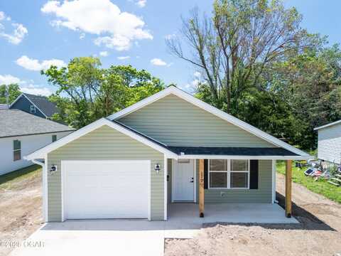 512 N Devon Avenue, Webb City, MO 64870