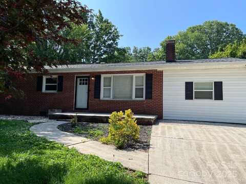 2615 Green Acres Street, Lenoir, NC 28945
