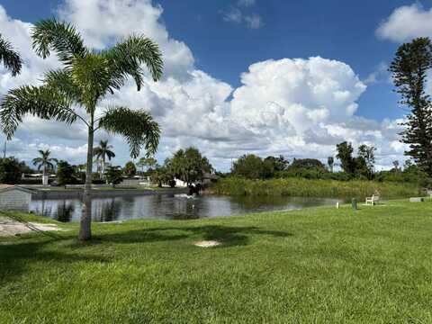 11 Apple Ave, Bradenton, FL 34207