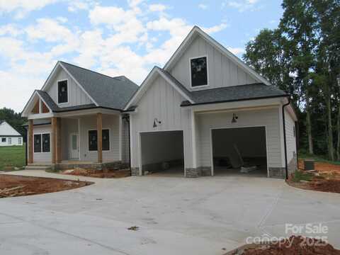 211 Golf Course Road, Maiden, NC 28650