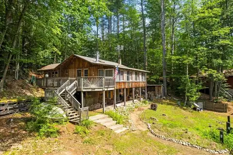 137 Sagamore Dr, Lake Luzerne, NY 12846