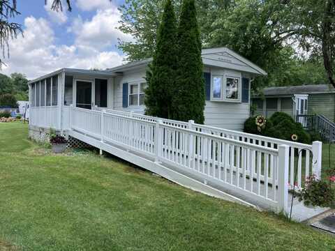 275 Pine View Way, Spotswood, NJ 08884
