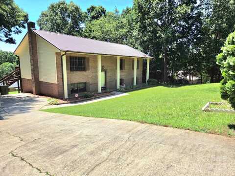 717 2nd Street SW, Conover, NC 28613