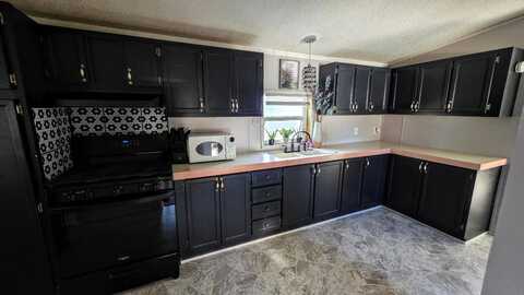 411 S. Grover Ave., Alma, MI 48801