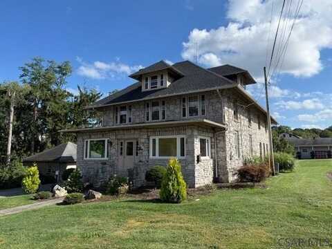 1182 Forest Hills Drive, Salix, PA 15952