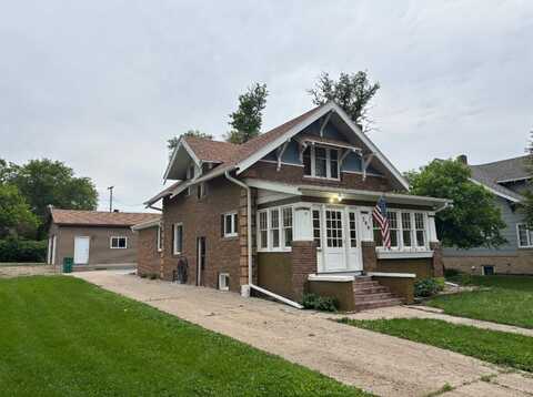 309 Central Ave, New Rockford, ND 58356