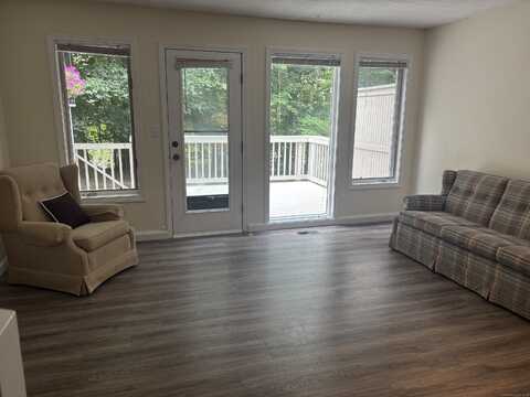 32 Far View Commons, Southbury, CT 06488