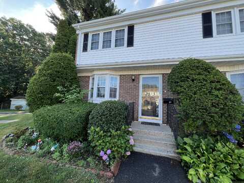 87 Salem Walk, Milford, CT 06460