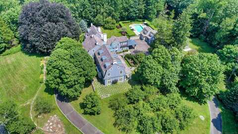27 Country Club Road, Ridgefield, CT 06877