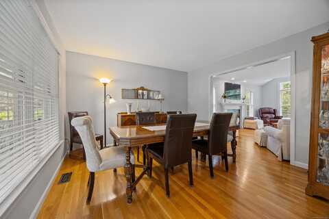 6 Nicholas Court, Prospect, CT 06712