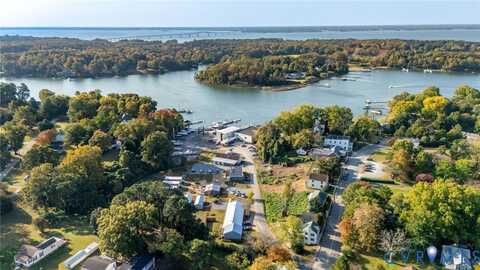 37 Seafood Lane, Lancaster, VA 22480