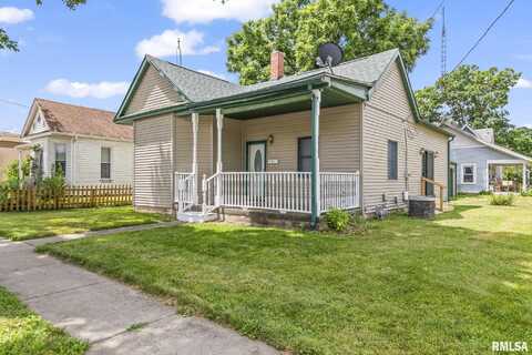 321 N 5TH Street, Petersburg, IL 62675