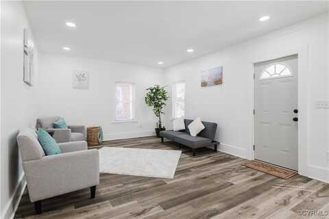 110 S 16th Avenue, Hopewell, VA 23860