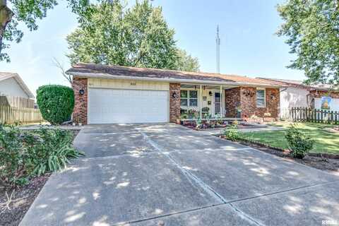 909 E Heights Avenue, Taylorville, IL 62568