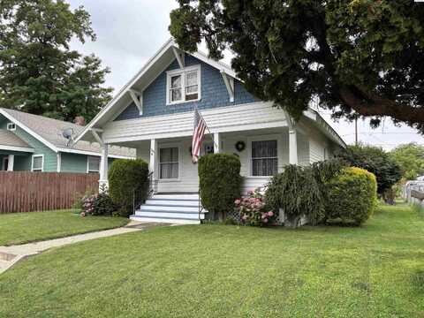 306 Ave G, Grandview, WA 98930