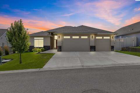 3729 S Van Buren Pl, Kennewick, WA 99338