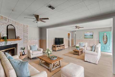 2236 N Sumner St, Pampa, TX 79065