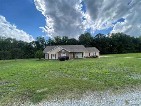 12 Diamond Road, Opelika, AL 36804