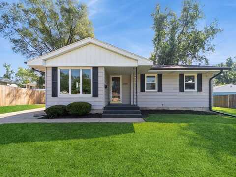 3303 Ashwood Drive, Urbandale, IA 50322