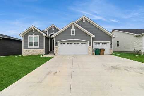 220 11th Court NW, Bondurant, IA 50035