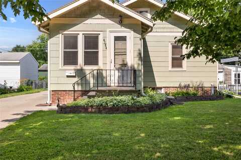 4104 1st Street, Des Moines, IA 50313