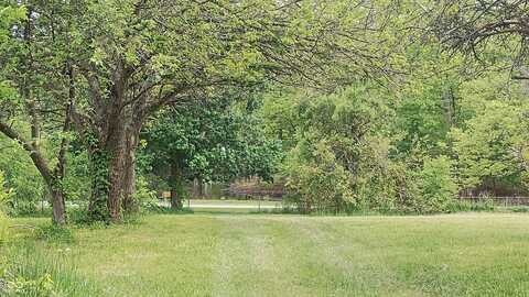 11 N Camelot North Way, North Vernon, IN 47265