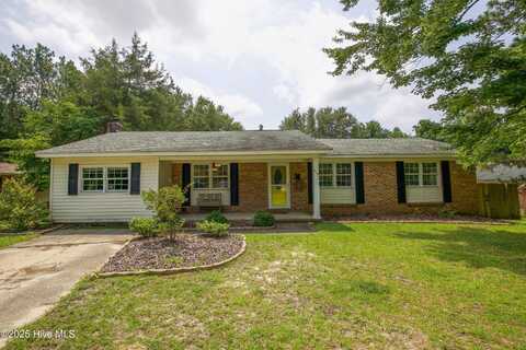 215 S Pinehurst Street, Aberdeen, NC 28315
