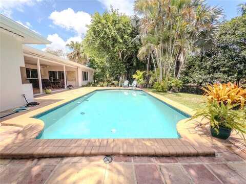 560 SW 62nd Ave, Plantation, FL 33317