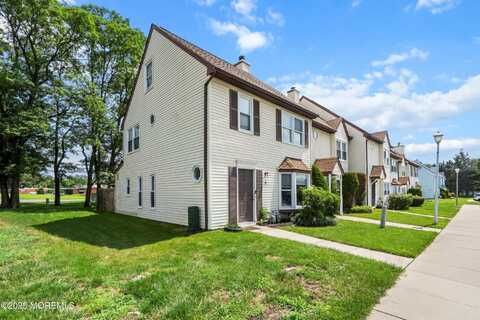 6 Revere Court, Jackson, NJ 08527