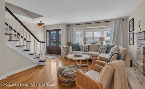 10 York Avenue, Spring Lake, NJ 07762