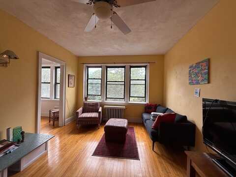 145 Englewood Avenue 31, Boston, MA 02135