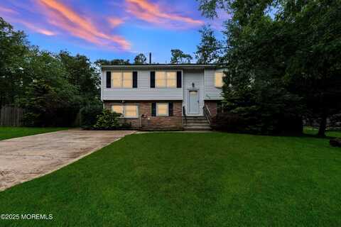424 River Terrace, Toms River, NJ 08755