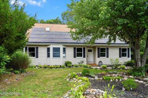 86 Atlantis Avenue, Manahawkin, NJ 08050