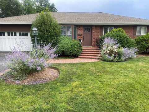 4 Pell Lane, Syosset, NY 11791
