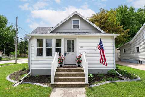 621 8TH Street, MENASHA, WI 54952