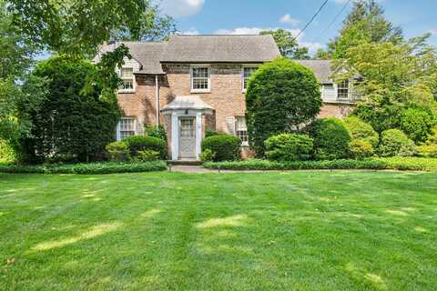 21 Orchard Drive, East Williston, NY 11596