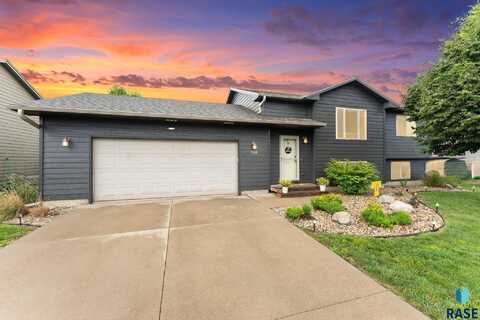 7708 W Waterford St, Sioux Falls, SD 57106