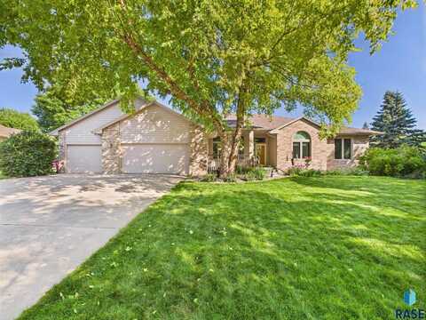 6908 W Stoney Creek St, Sioux Falls, SD 57106