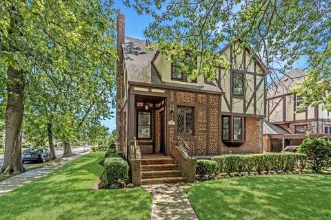 25 Reyam Rd Road, Lynbrook, NY 11563