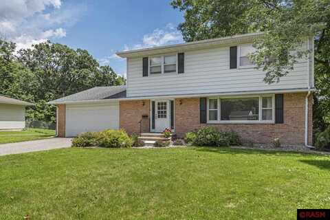 19 Dellview Lane, Mankato, MN 56001
