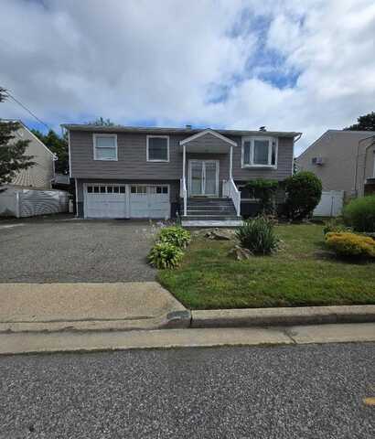 3622 Nimrod Street, Seaford, NY 11783