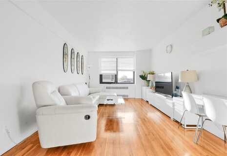 139-09 28th Road, Flushing, NY 11354