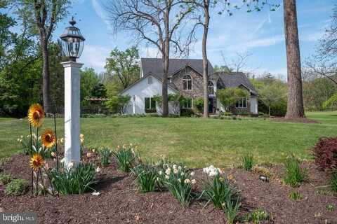 1560 SURREY ROAD, BETHLEHEM, PA 18015