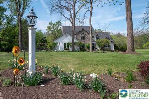 1560 Surrey Road, Shamokin, PA 18015