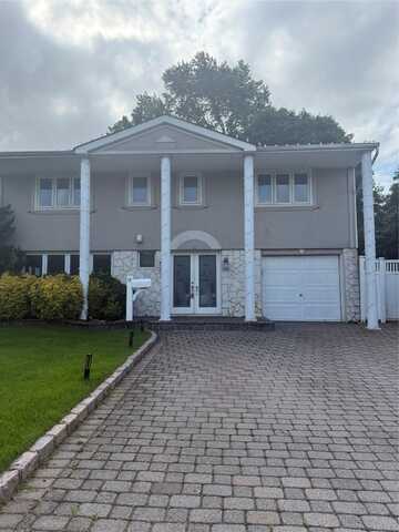 14 Foxwood Road, Old Bethpage, NY 11804
