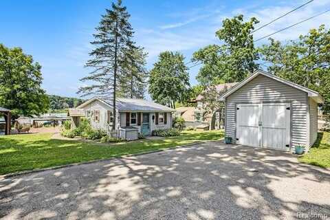 636 Swains Lake Drive, Concord, MI 49237
