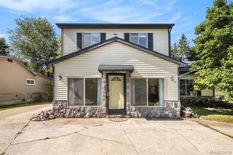 4420 Pinedale Avenue, Clarkston, MI 48346