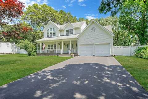 141 Norwalk Avenue, Medford, NY 11763