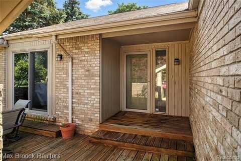 4185 Foxpointe Drive, West Bloomfield, MI 48323